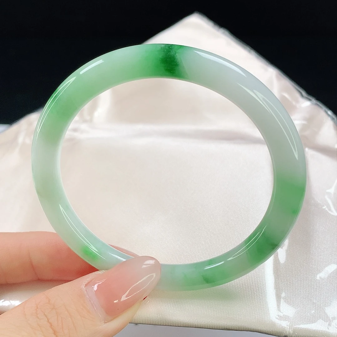 翡翠手镯未镶嵌157翡翠