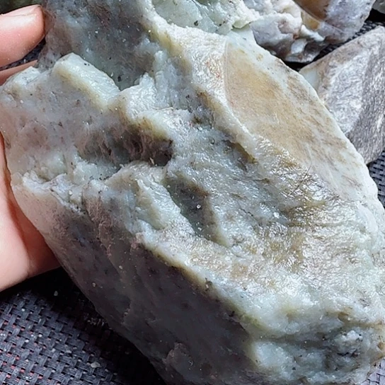 和田玉（糖玉）未镶嵌珠宝半成品