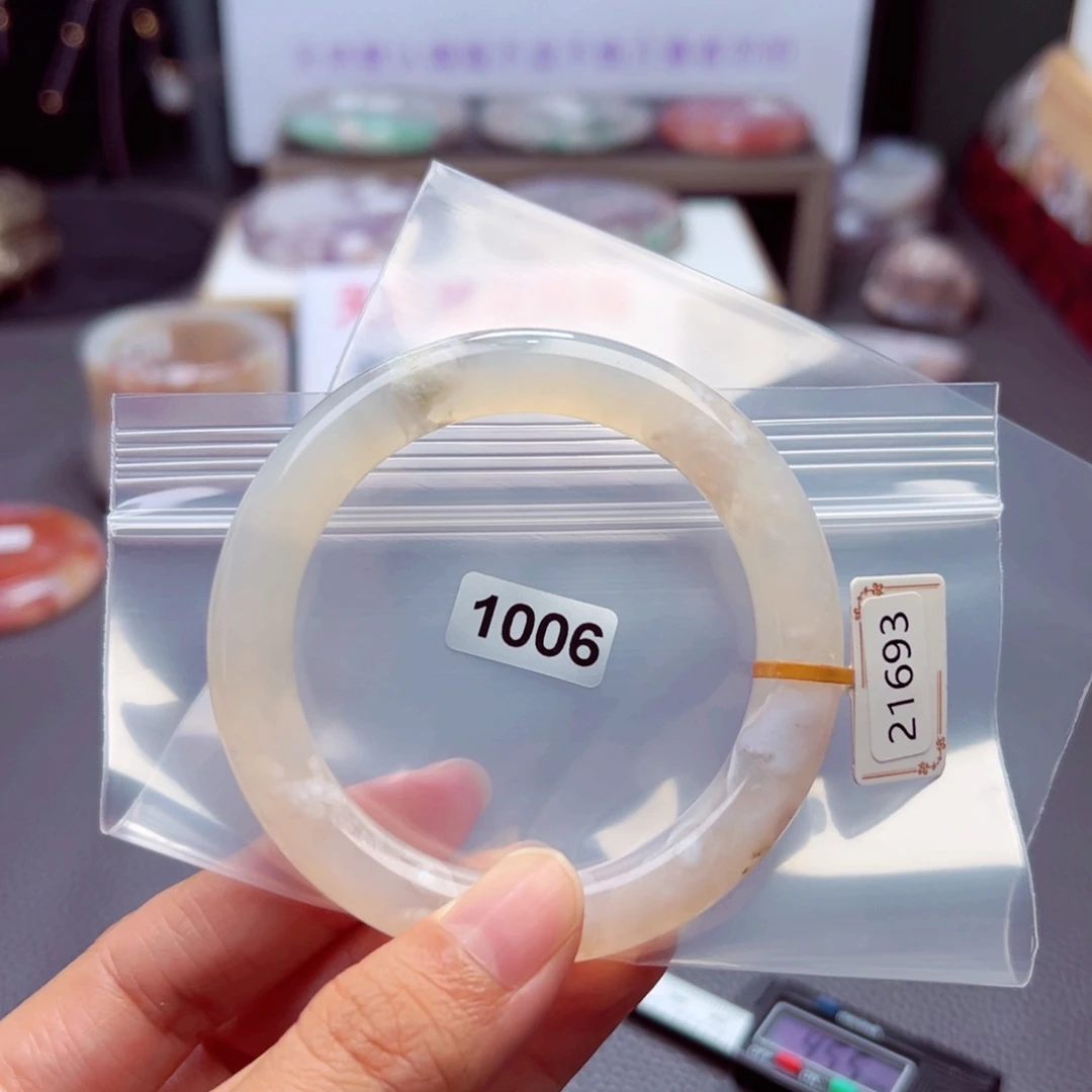 玛瑙/玉髓手镯默认微瑕未镶嵌?****✨