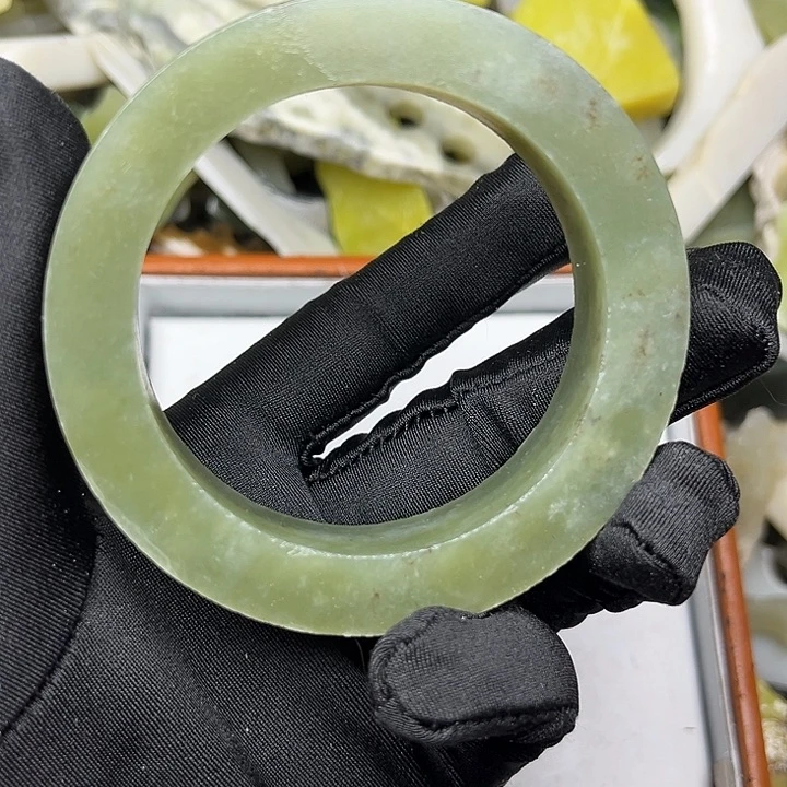 未镶嵌和田玉（翠青玉）珠宝奇石