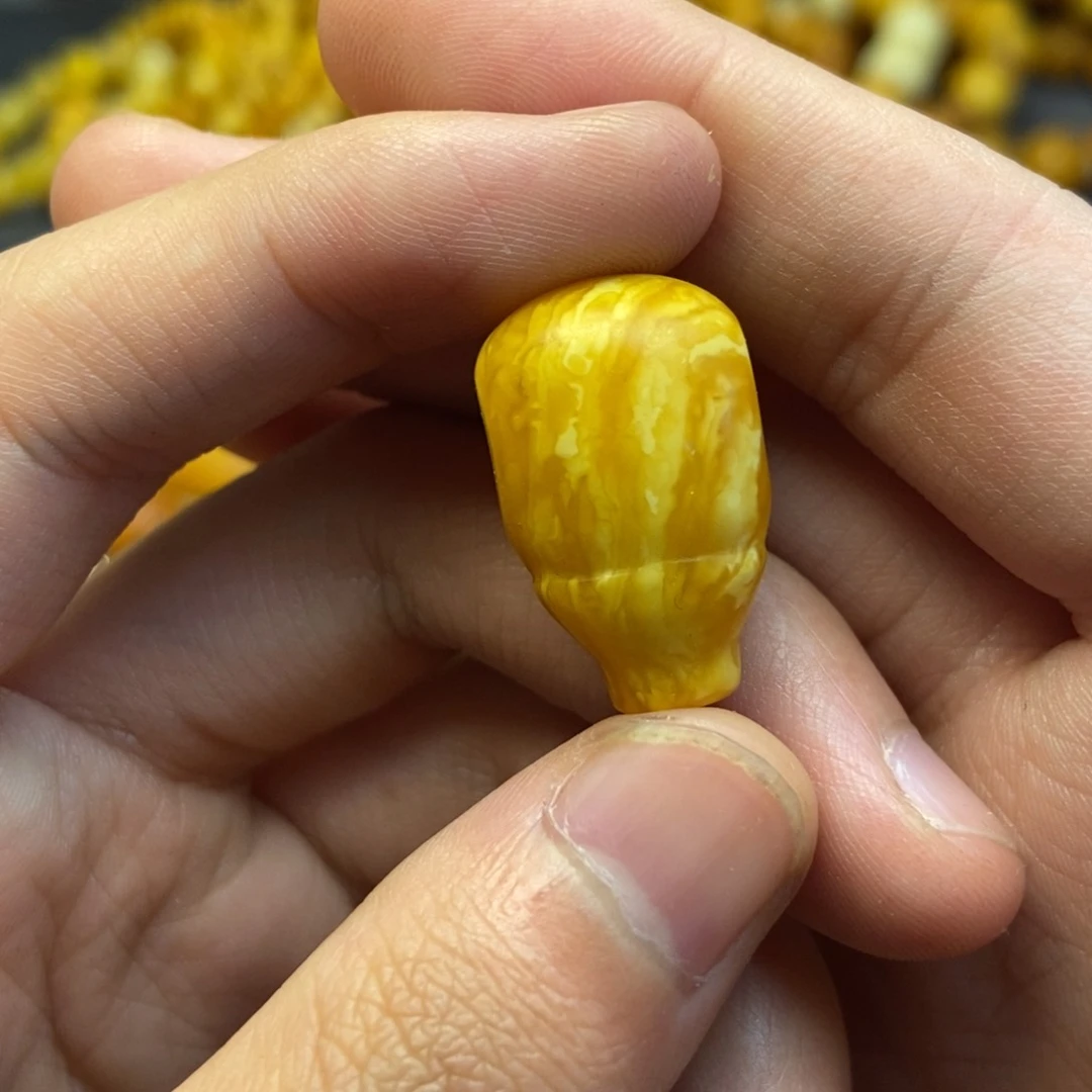 蜜蜡未镶嵌珠宝奇石