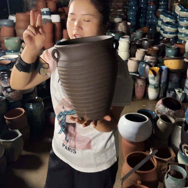 口20高27瑕疵底裂一个盆子。