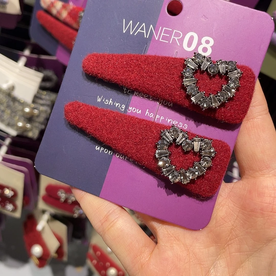 皮质铁合金红色爱心三角