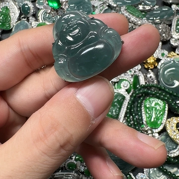 翡翠未镶嵌颈饰天然A货翡翠放漏