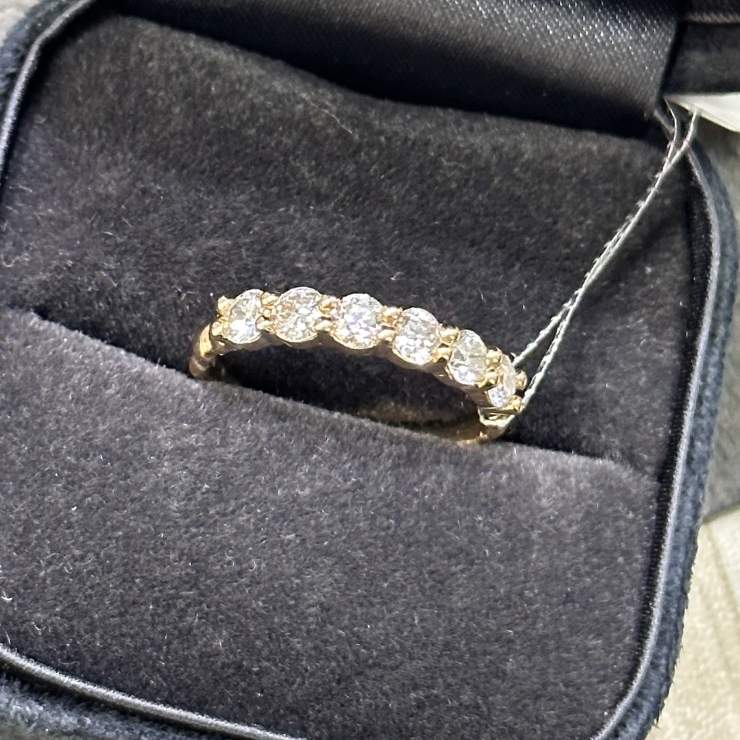 【欣阳】18K 1克拉 六公主排戒