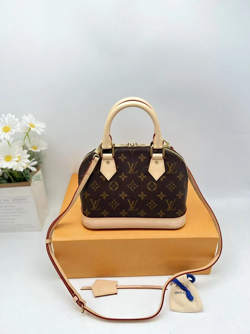 99新 LouisVuitton/路易威登 98新/贝壳包/老花贝壳BB新款
