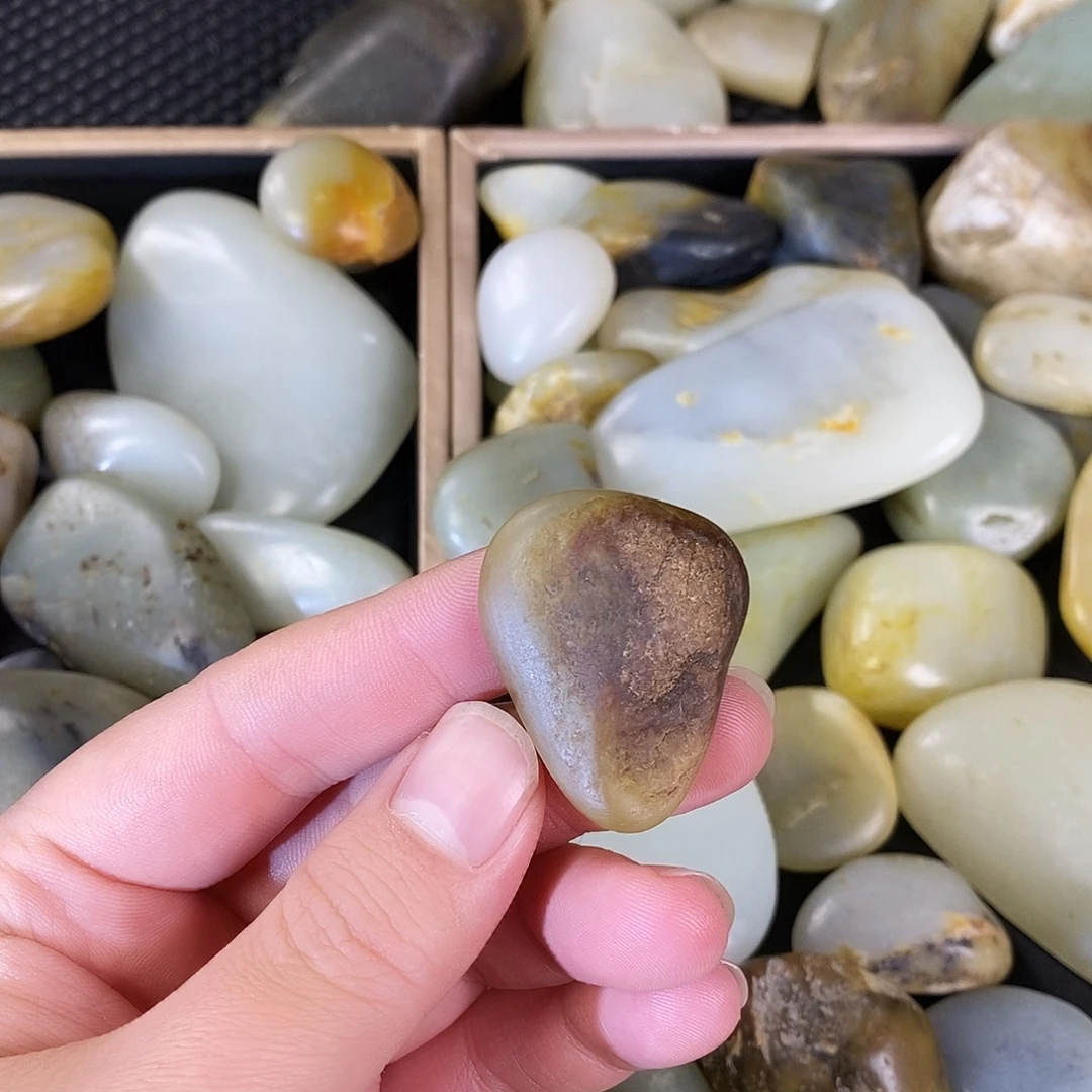 和田玉未镶嵌珠宝奇石