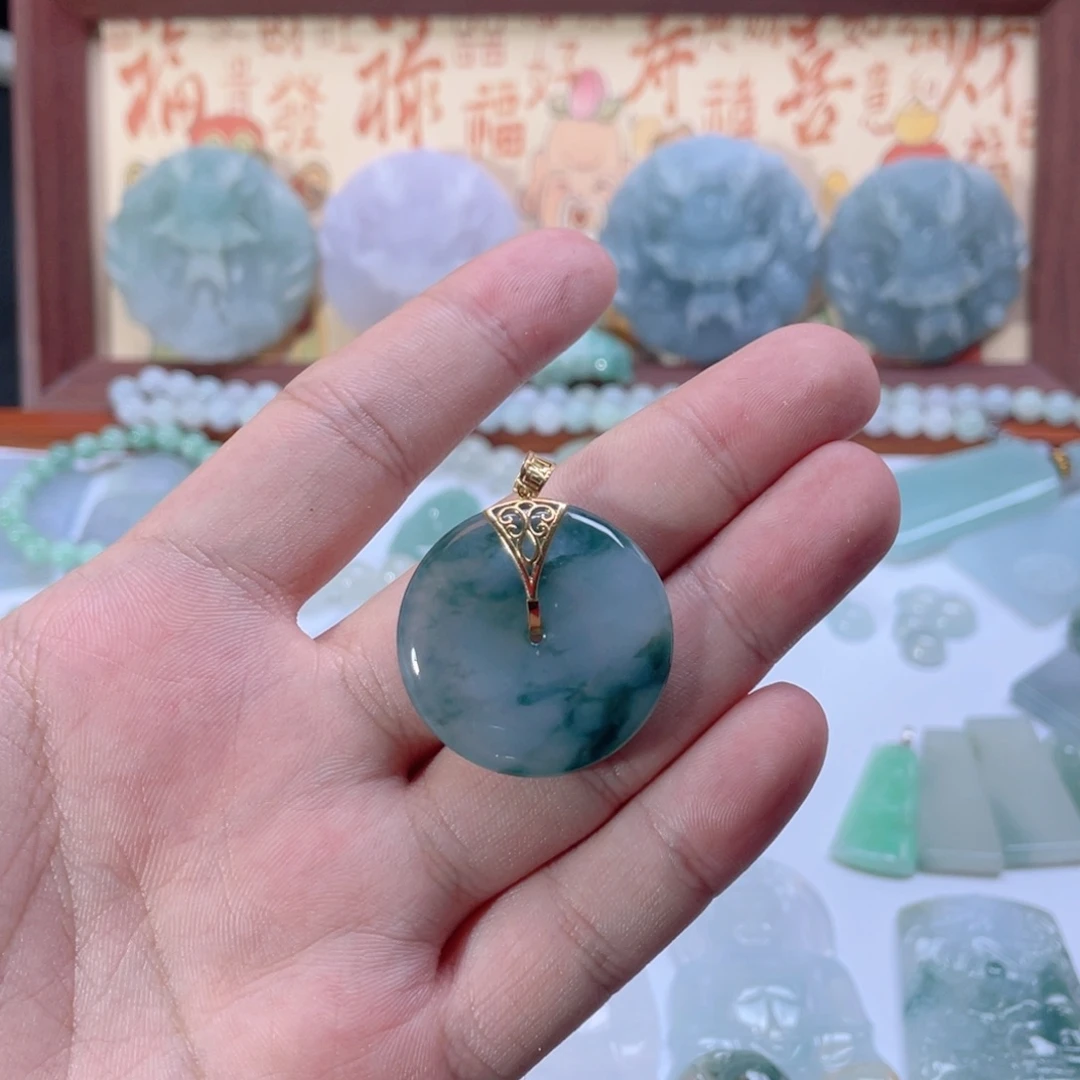 聂***翡翠未镶嵌挂件翡翠