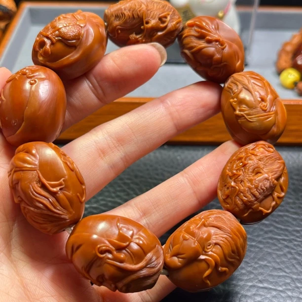 橄榄核苏工纯手工关公核雕关二爷手串