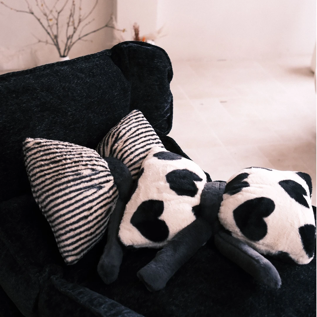 蝴蝶结抱枕卧室客厅汽车装饰沙发靠枕