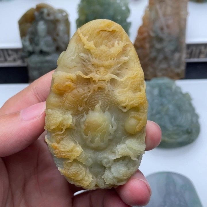 未镶嵌定制翡翠九龙牌