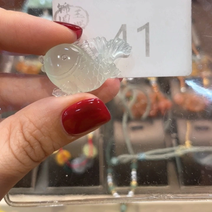 蛇纹石玉颈饰未镶嵌丁*