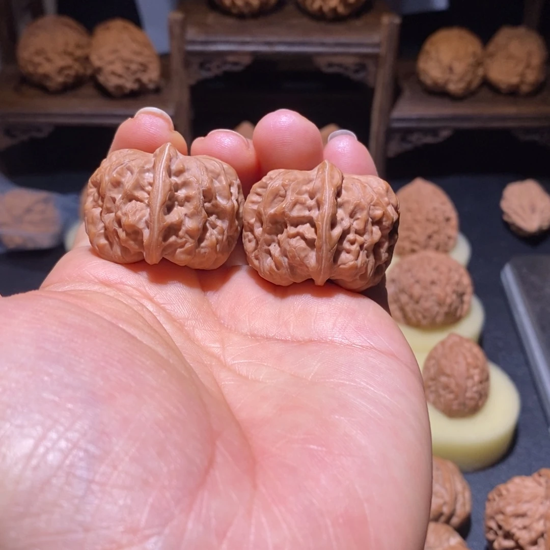 文玩核桃吊坠门头沟元宝34