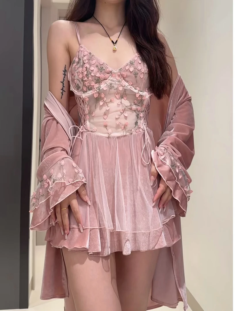 带钢圈吊带睡裙女士新品蕾丝刺绣短裙性感不带胸垫家居服