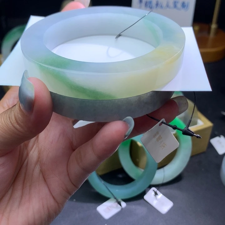 暖***姥未镶嵌翡翠手镯定制翡翠