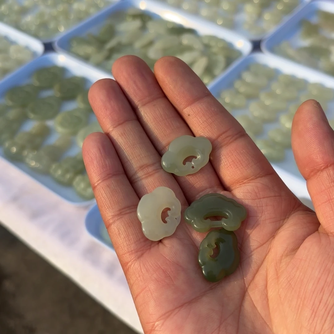 和田玉小如意锁22尺寸未镶嵌拍一发一