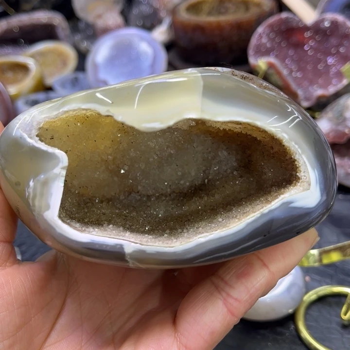 未镶嵌水晶珠宝半成品