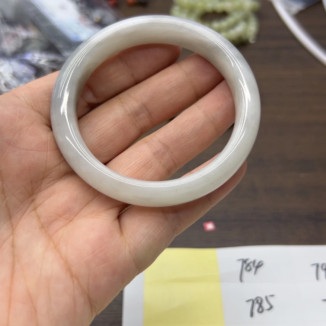 和田玉未镶嵌手镯54.8圈围782