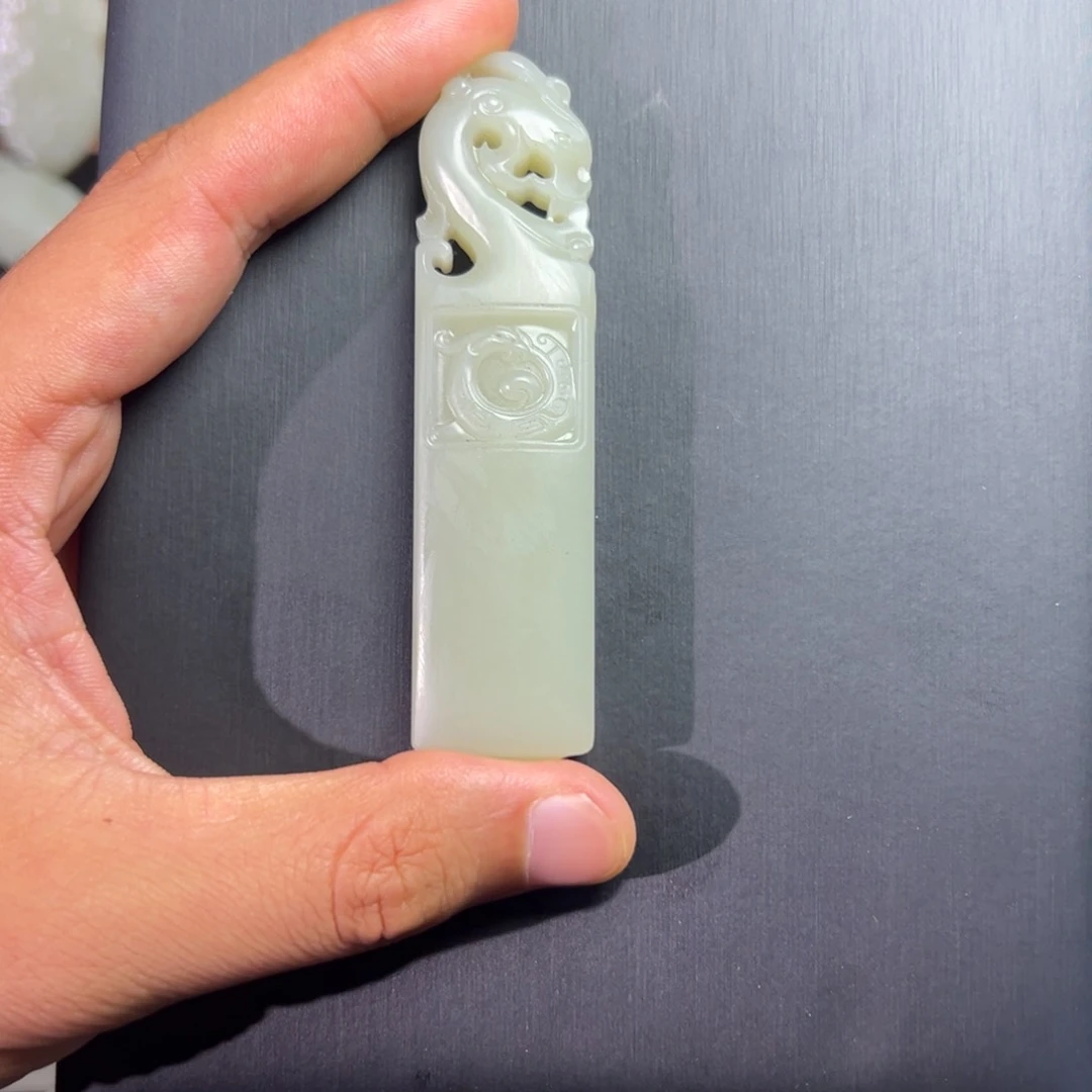 t***y和田玉（青白玉）未镶嵌颈饰