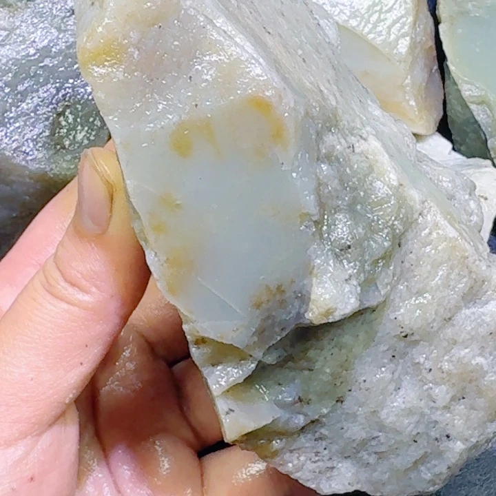 和田玉未镶嵌珠宝半成品