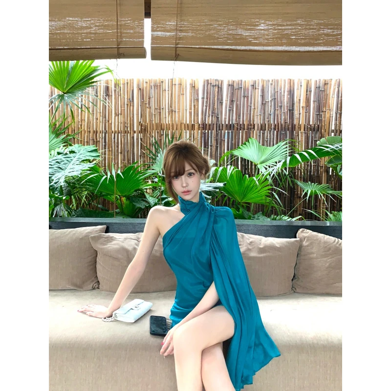 美式别致气质流光蓝挂脖飘袖连衣裙设计感露肩短裙加内搭套装女夏