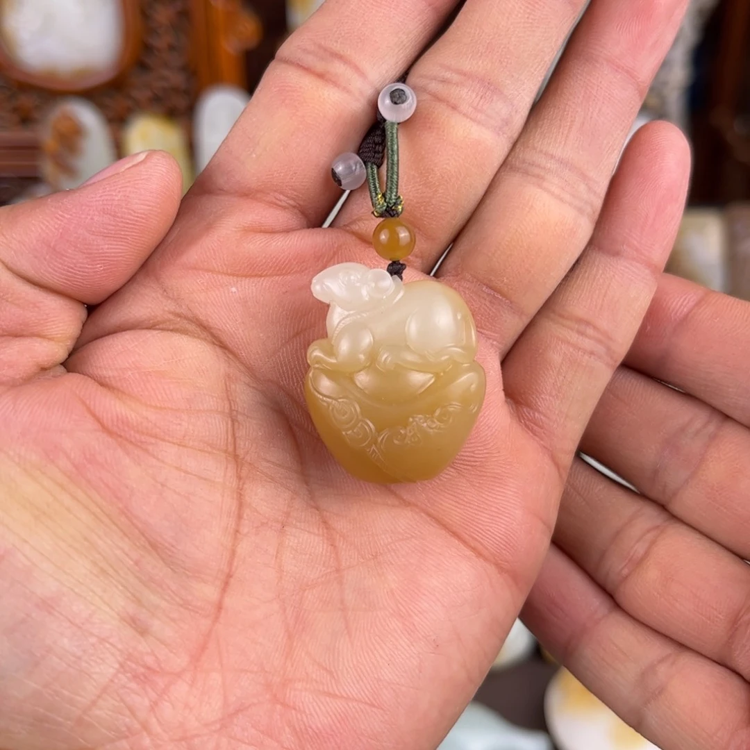和田玉（糖玉）未镶嵌颈饰