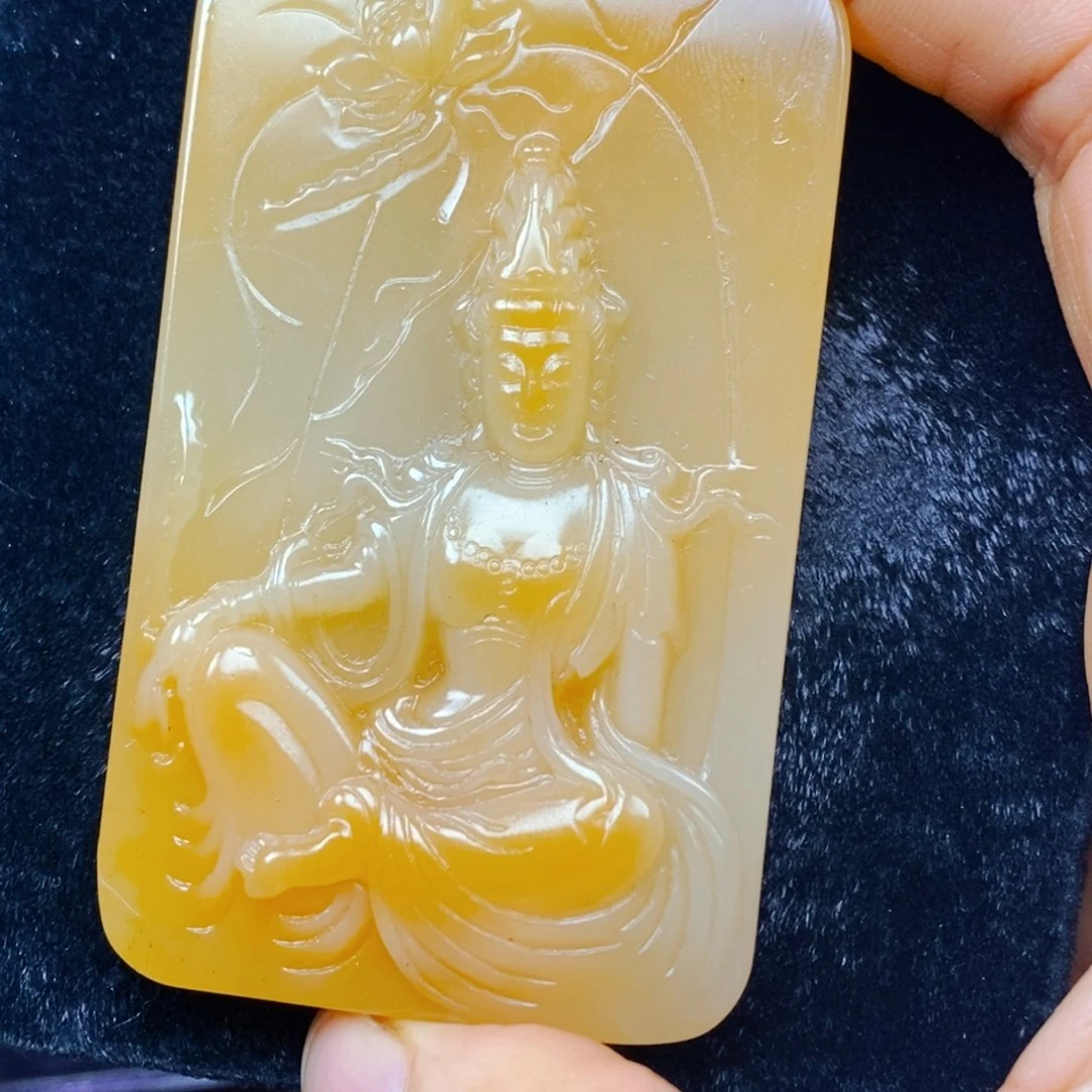 未镶嵌石英质玉（黄龙玉）颈饰