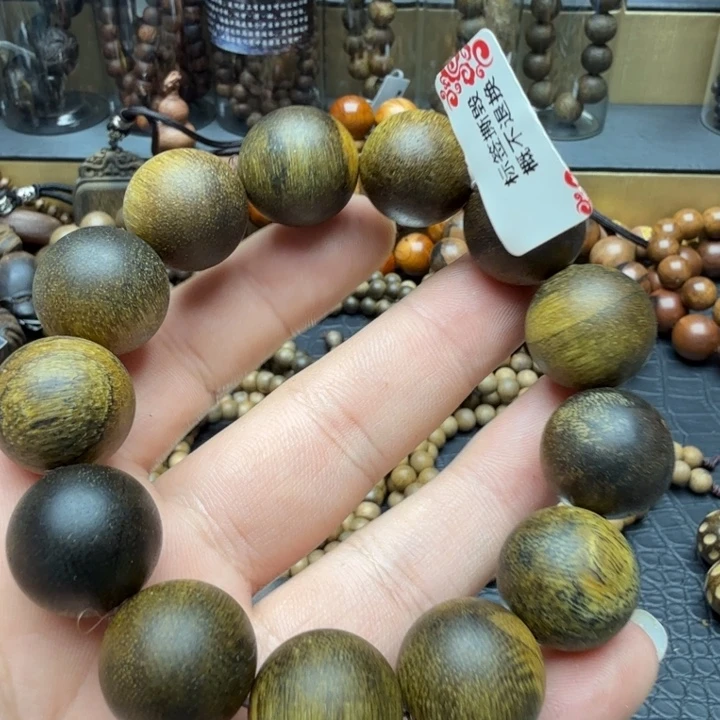 沉香沉香碎屑海南莺歌毕业绿奇