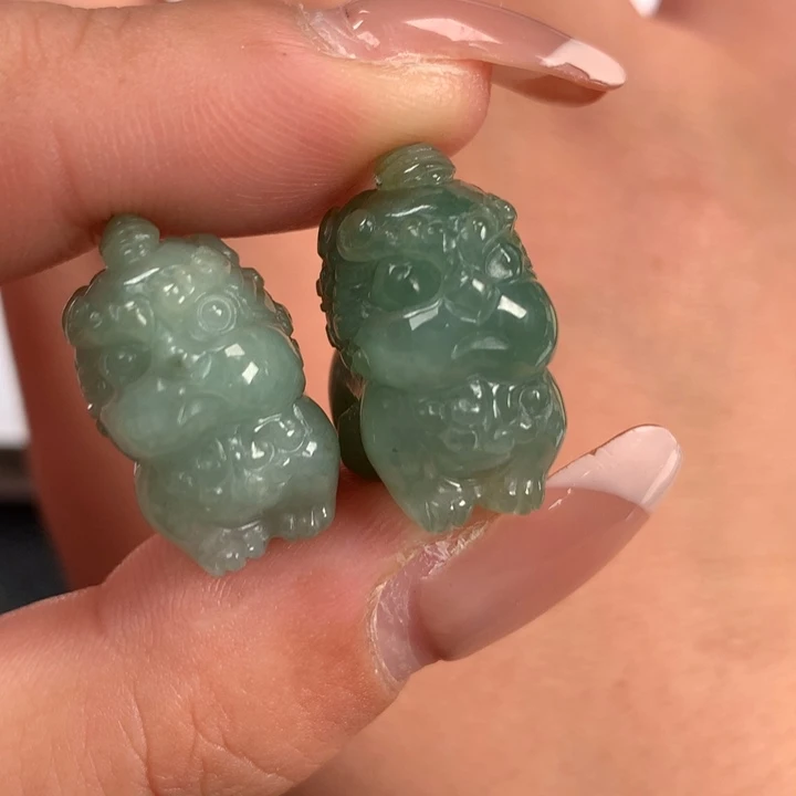 翡翠颈饰未镶嵌念**?狮子