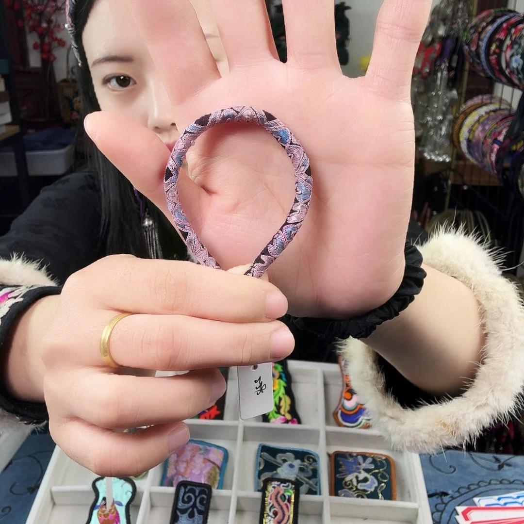 ****࿐织绣手工刺绣工艺