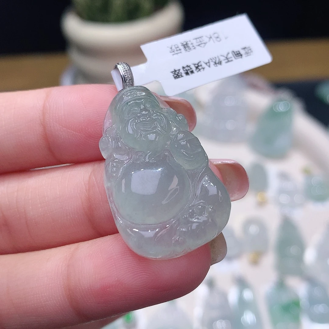 颈饰18K金镶嵌翡翠财神