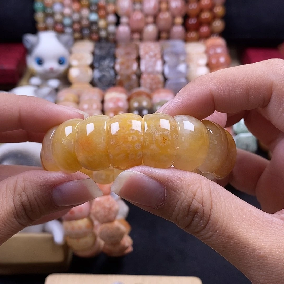 t***o硅化珊瑚（珊瑚玉）手牌未镶嵌