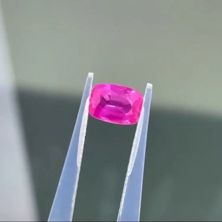 天然无烧粉蓝宝石 1.09克拉