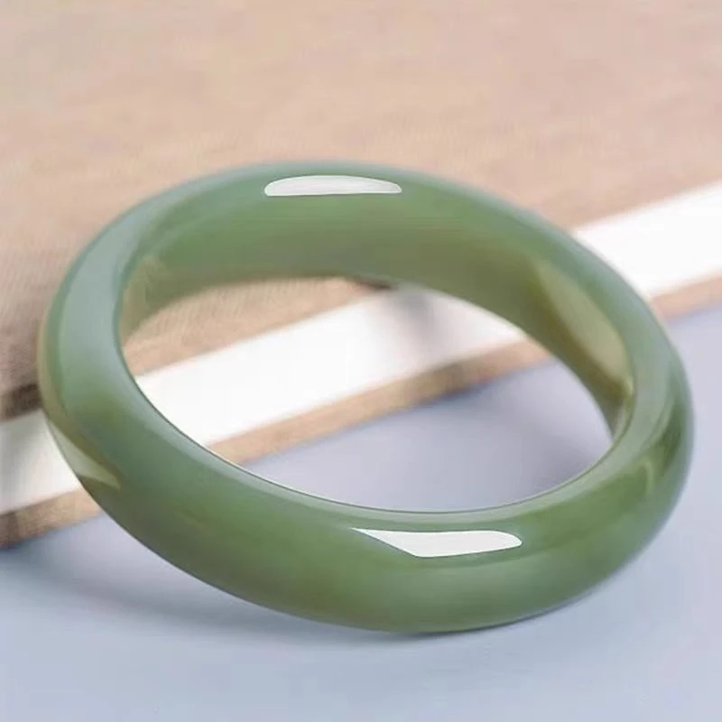 （瑾翠珠宝丽人行）天然和田玉高冰湖水绿手镯微色差（多样性发货）