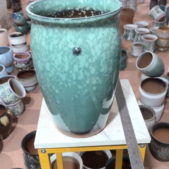 花盆紫砂口径20高度32一只小瑕疵