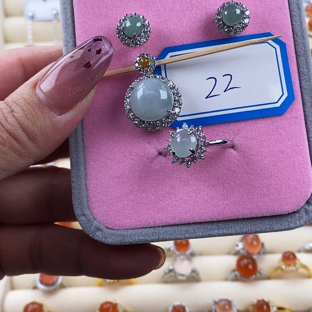 翡翠未镶嵌戒指缅甸