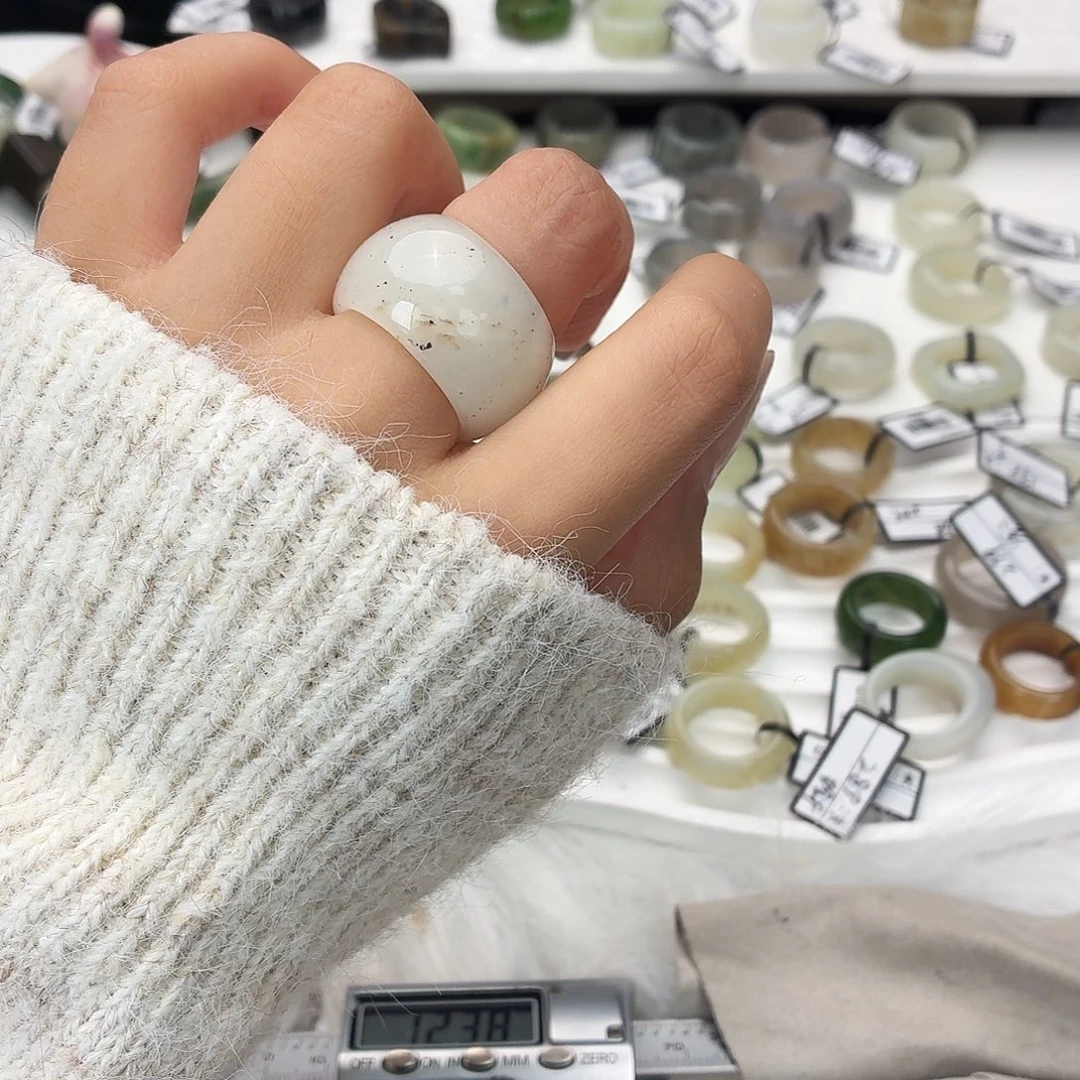 和田玉未镶嵌戒指c82点墨墩墩18.2不退换