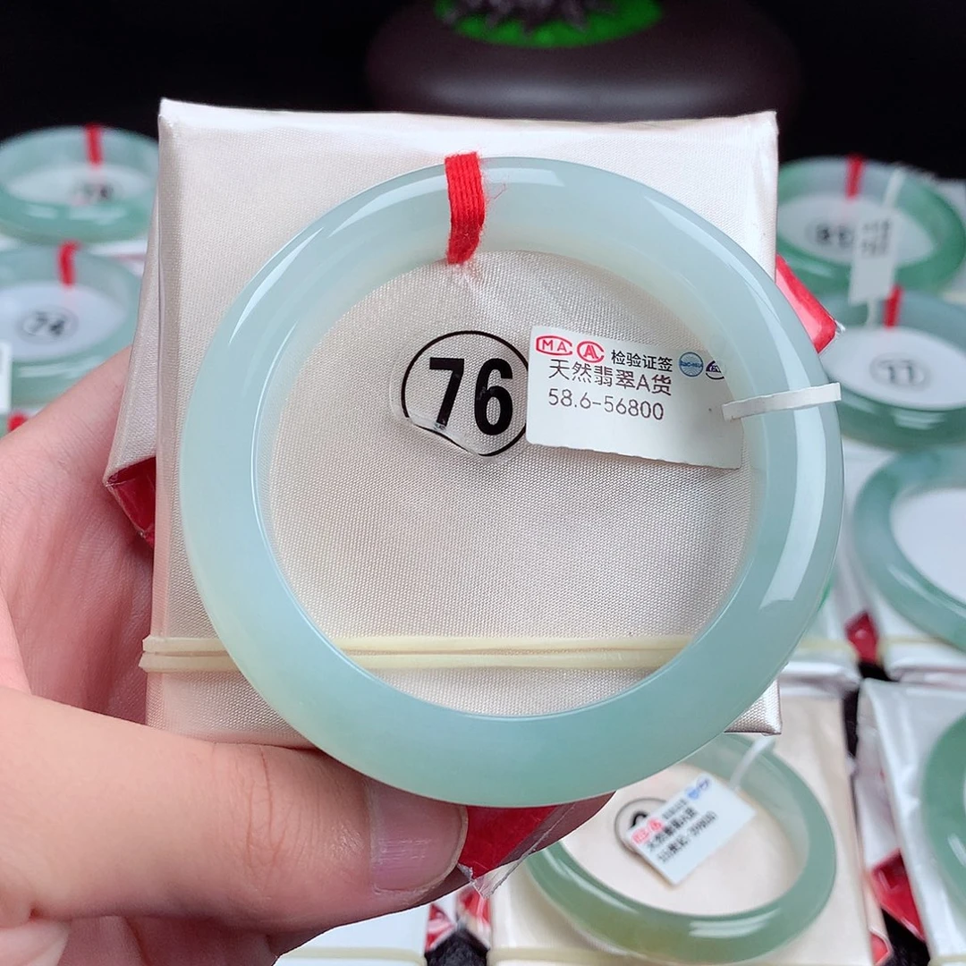 翡翠手镯未镶嵌缅甸翡翠天然手镯