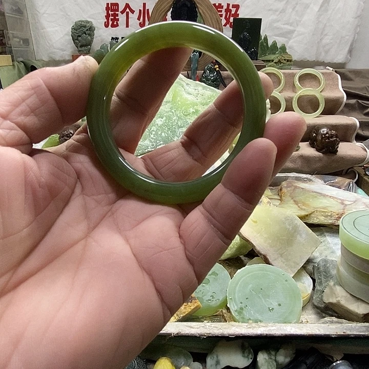 休***息蛇纹石玉未镶嵌手镯
