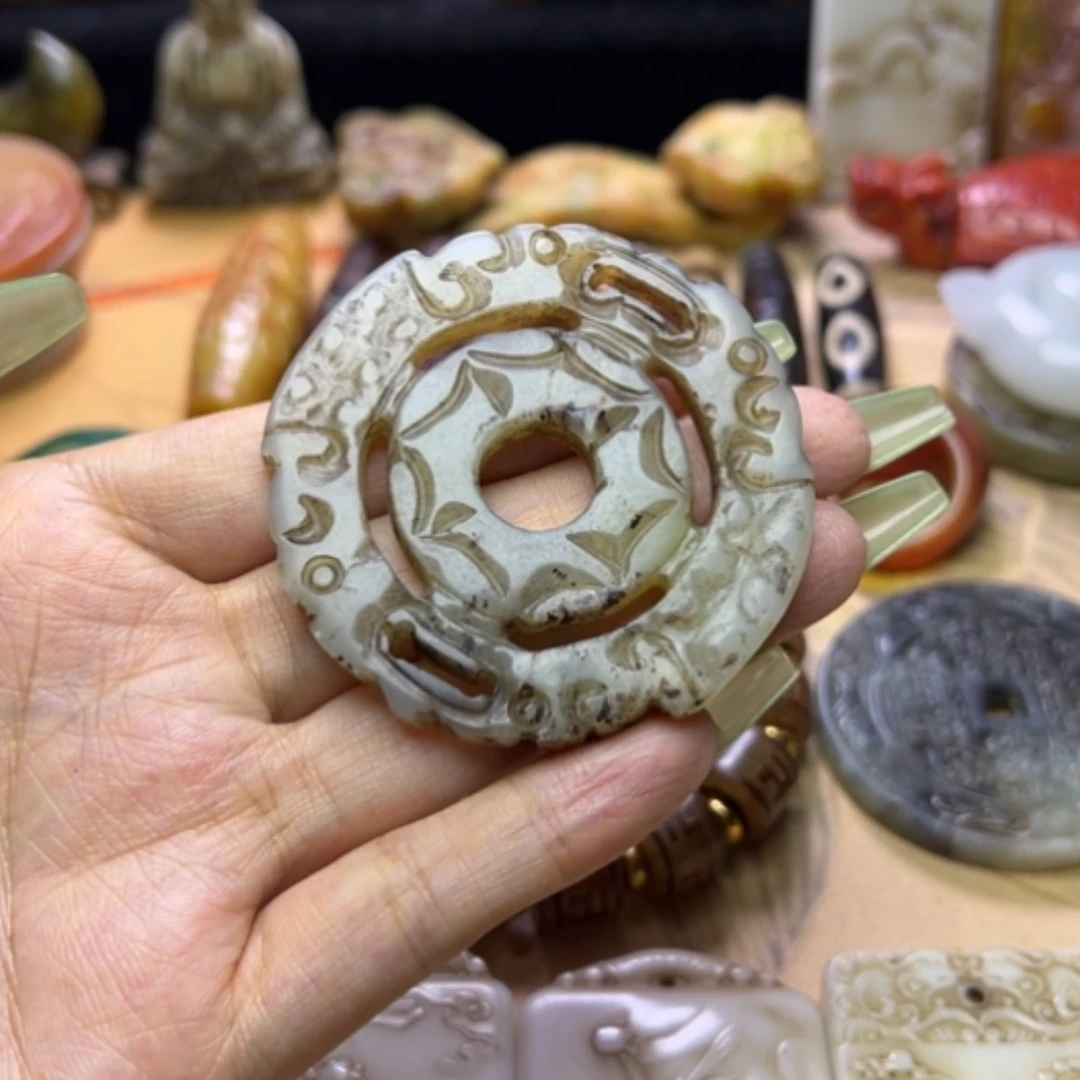 【闪购商品】蛇纹石玉未镶嵌颈饰