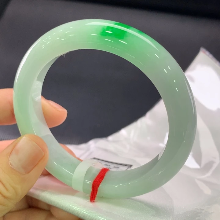 翡翠未镶嵌手镯正圈57