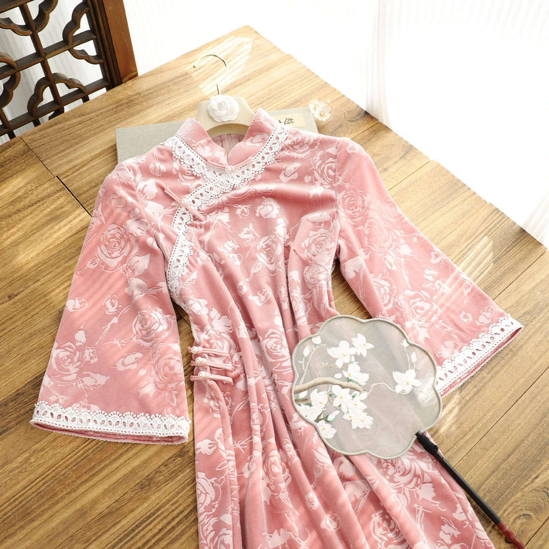 俏娘鱼粉色淑女新中式改良倒大袖旗袍女2025秋新款日常可穿年轻款