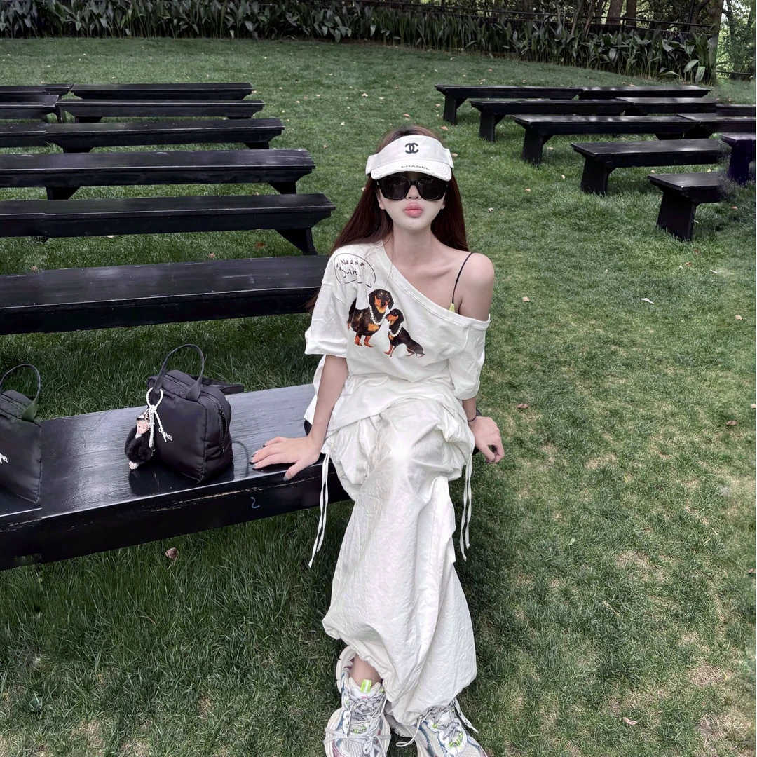 Yyynn Babies 腊肠狗印花斜肩短袖T恤