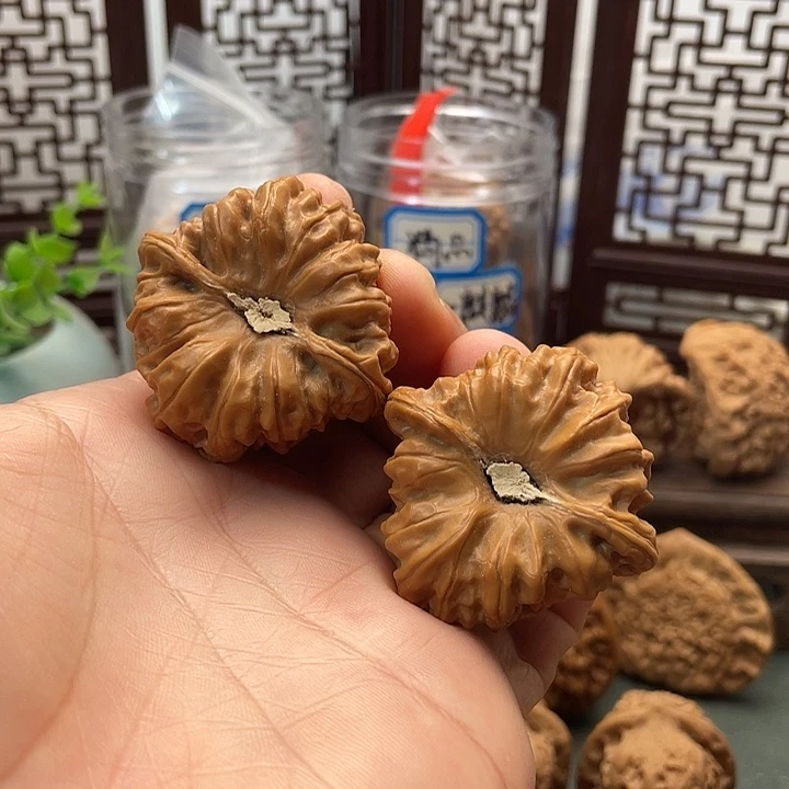 文玩核桃吊坠窝底