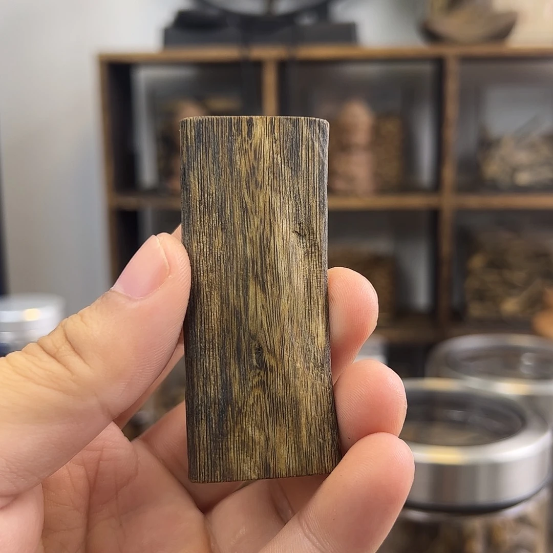 吊坠沉香6628 海南沉水浮牌子 10.1g