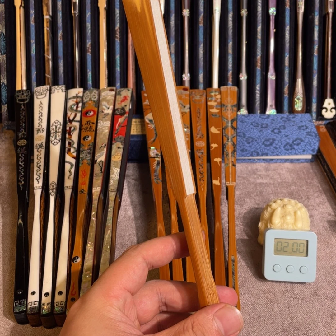 徵***扇子手工制作工艺精湛