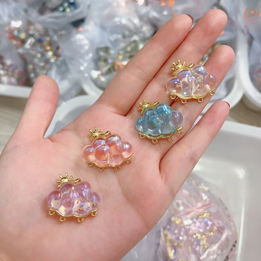 海蒂合金马贝透明通孔四吊云朵直孔配饰