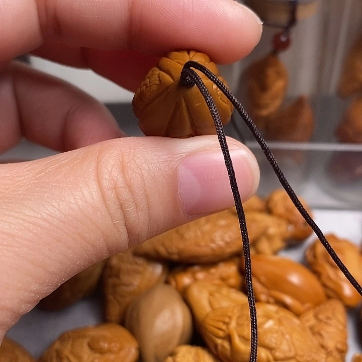 吊坠橄榄核生命，四面