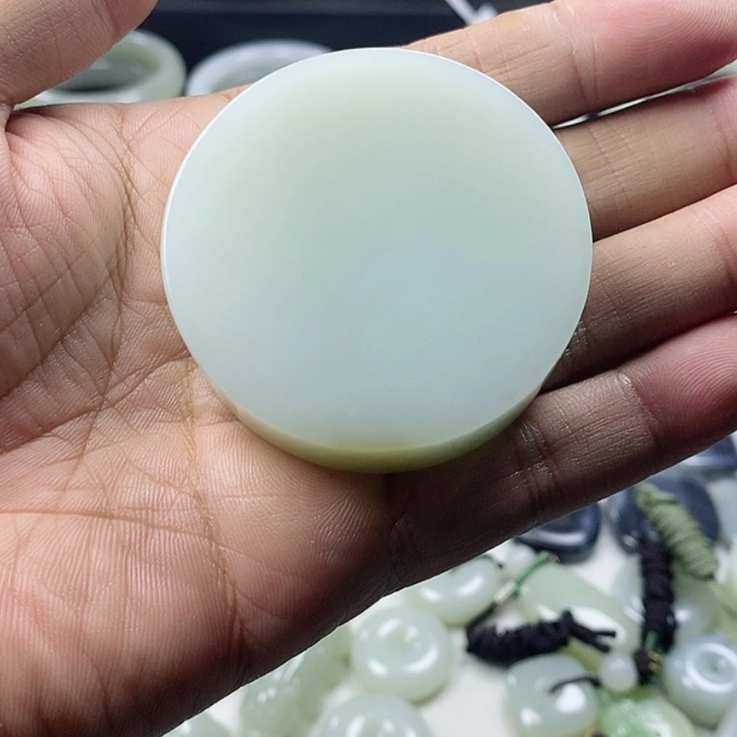 【闪购商品】颈饰未镶嵌和田玉@***谈