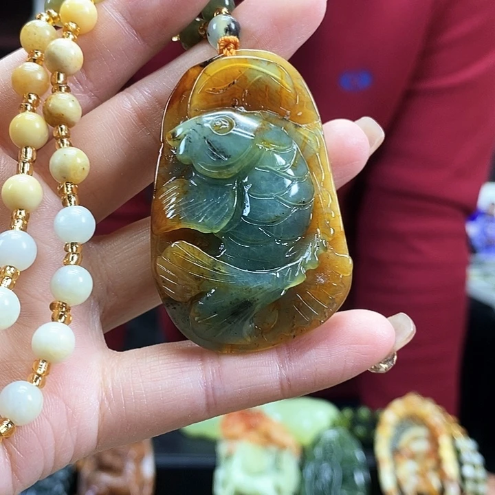 蛇纹石玉吊坠未镶嵌